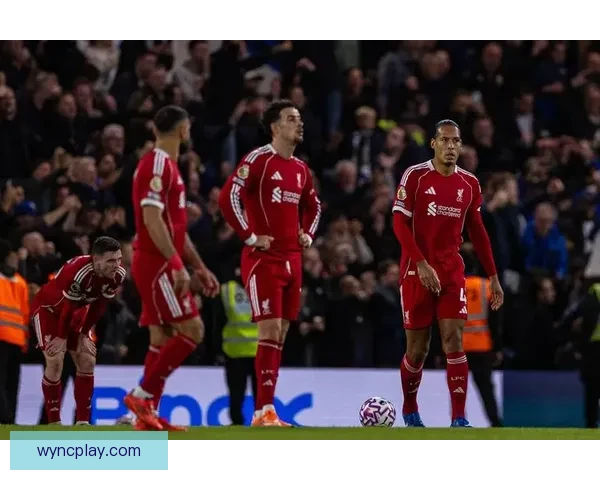 以加克波拉起倒地科尔克茨展现体育精神利物浦球员赛后握手传递尊重